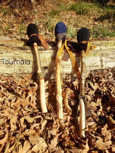 Fabrication des mailloches lors d'un stage de tambours chamaniques